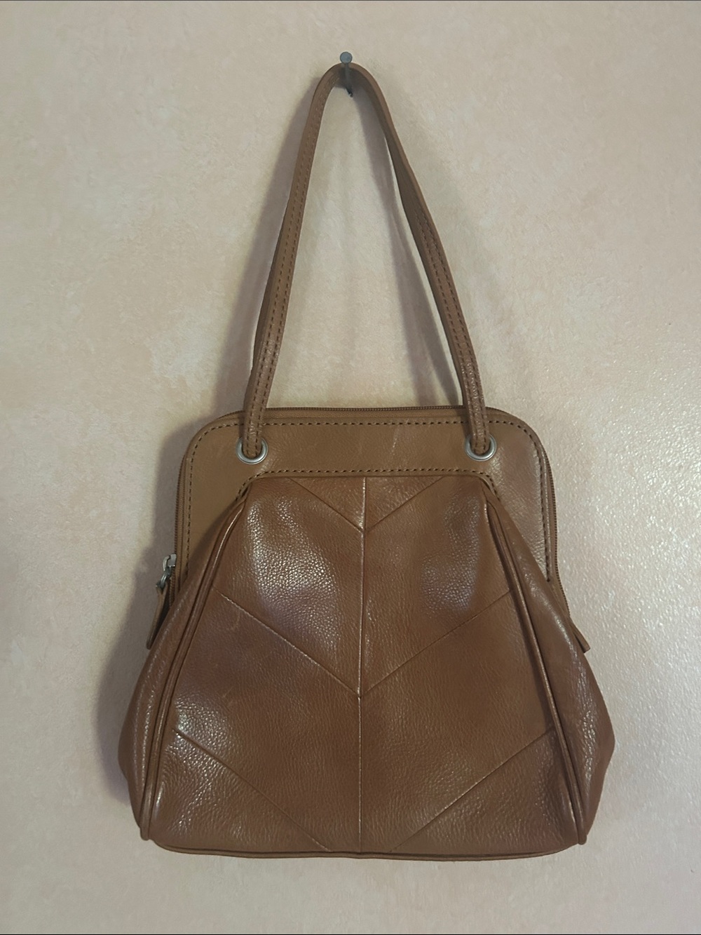vintage Fossil 1954 collection genuine tan/camel leather handbag.